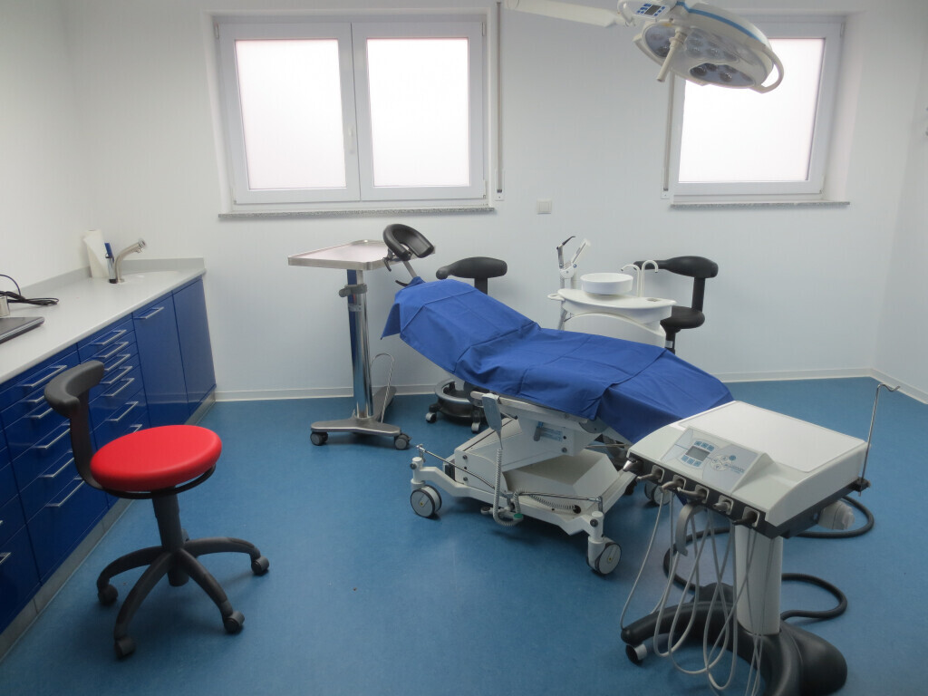 Bilder Dr. med. dent. Michael Schuster Zahnarzt