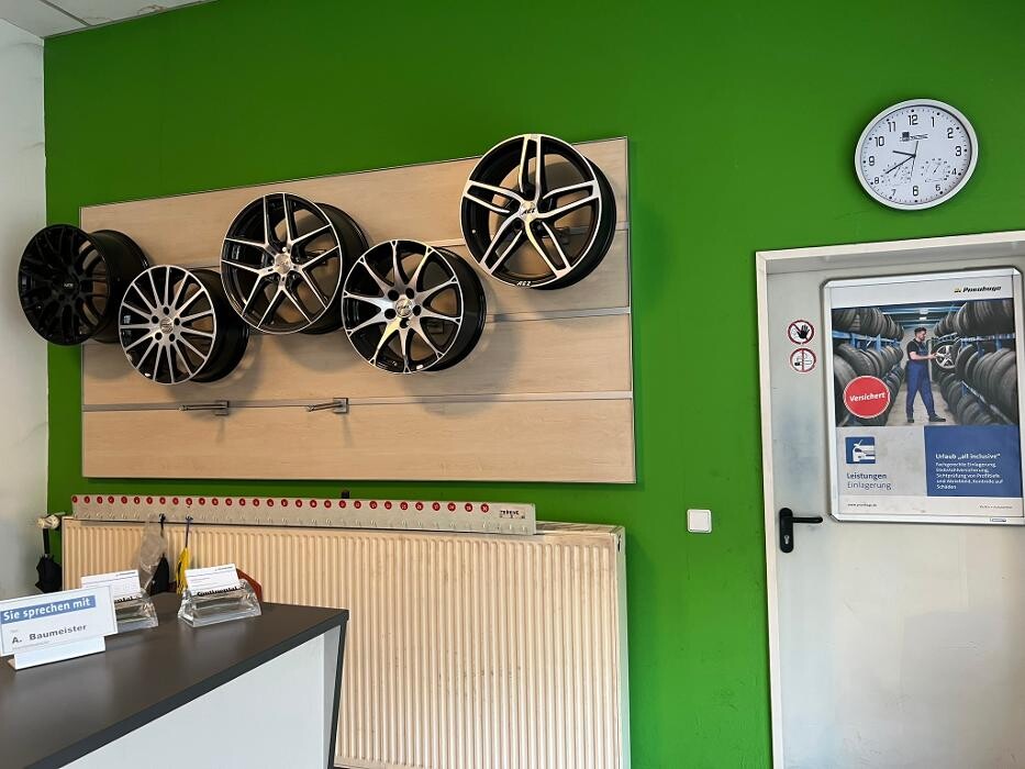 Bilder Pneuhage Reifen und Autoservice