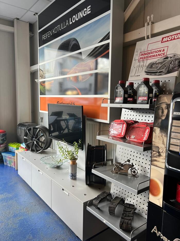 Bilder Pneuhage Reifen und Autoservice