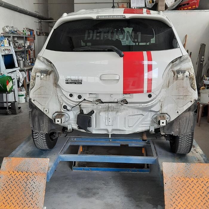 Bilder Fahrzeuglackiererei Adler GbR