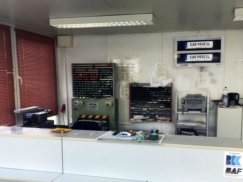 Bilder Autoschilder & Zulassungen STK Neuruppin