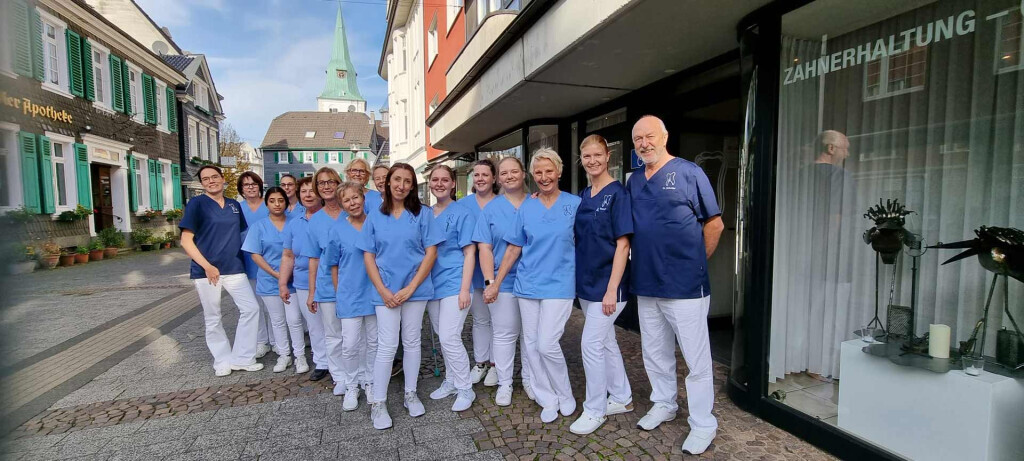 Bilder Kathrin Gerhards, Dr.med.dent. Wolfgang Schuster, Dr. Claudia Bodden Zahnarzt