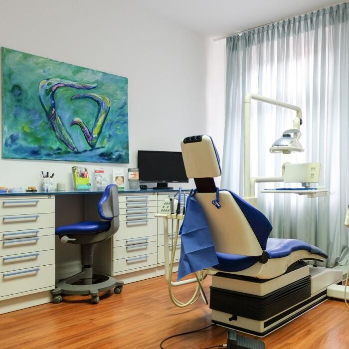 Bilder Zahnarztpraxis Dr. med. stom. Alexandra Tsitsa