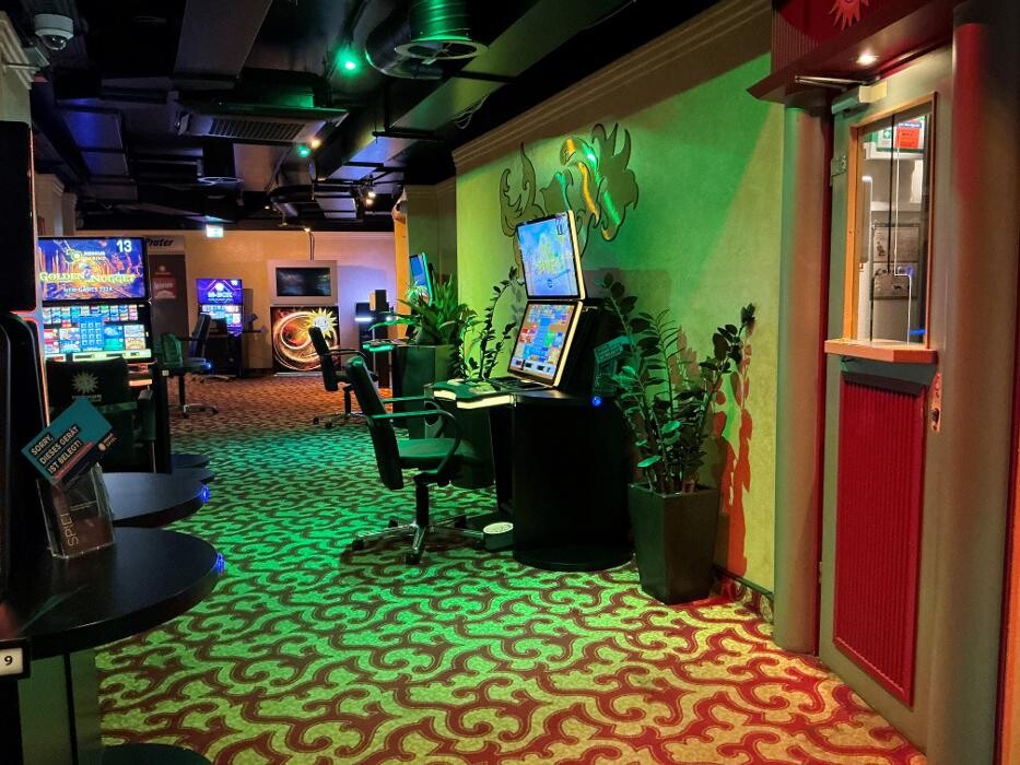 Bilder MERKUR SPIELHALLE Düsseldorf