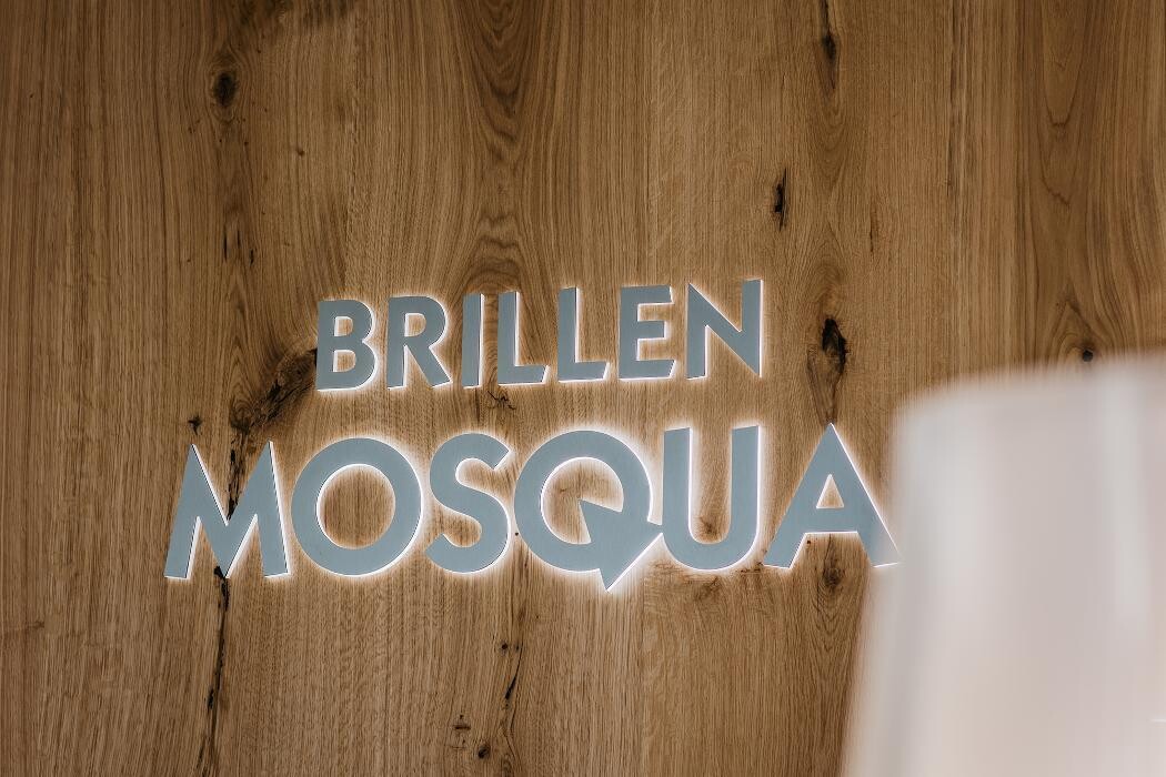 Bilder Brillen-Mosqua | TOP 100 Optiker | Kontaktlinsen / Sehtest / Sehhilfen