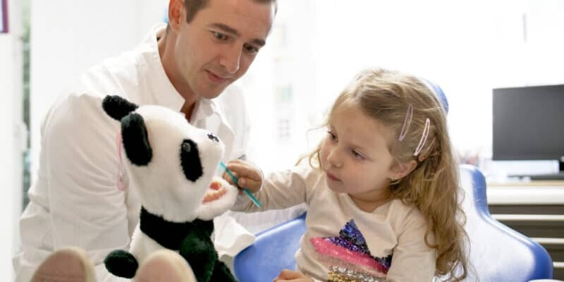 Bilder Zahnarztpraxis Med.dent. Daniel Mugescu