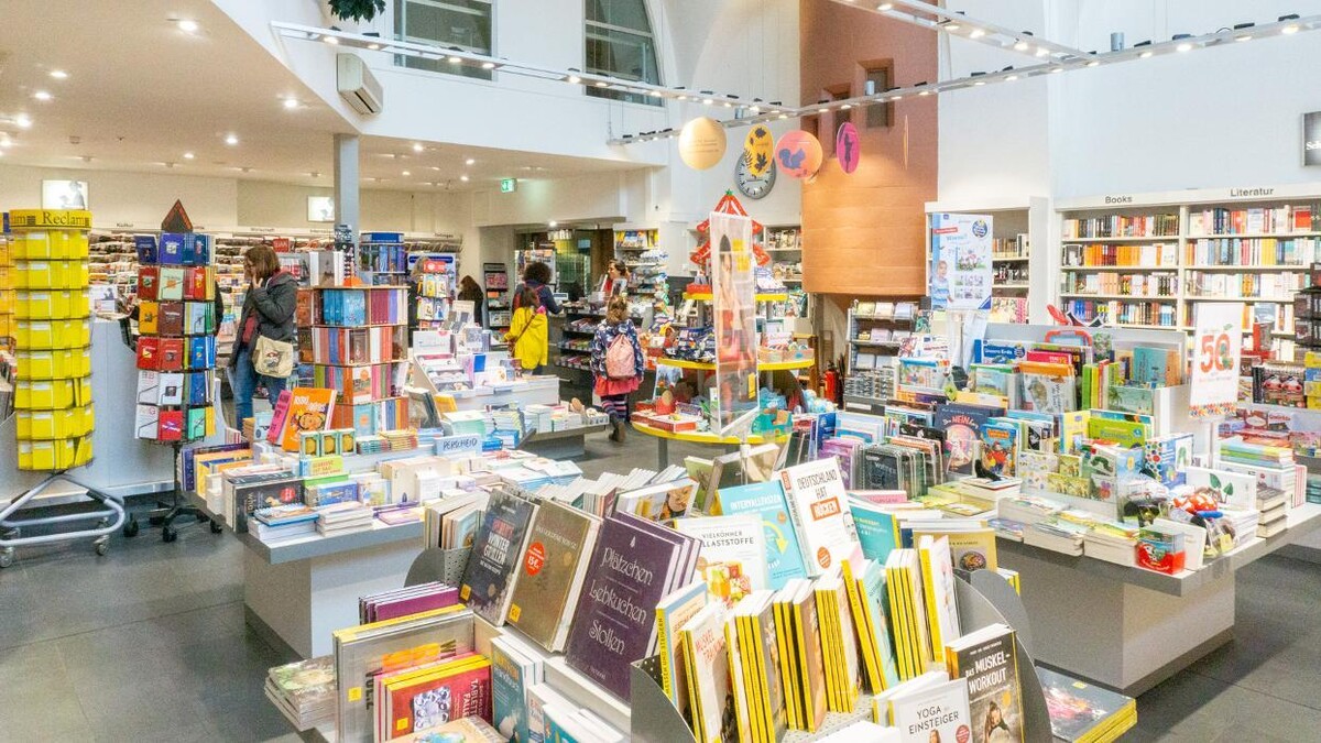 Bilder Schmitt & Hahn Buch und Presse im Bahnhof Gießen