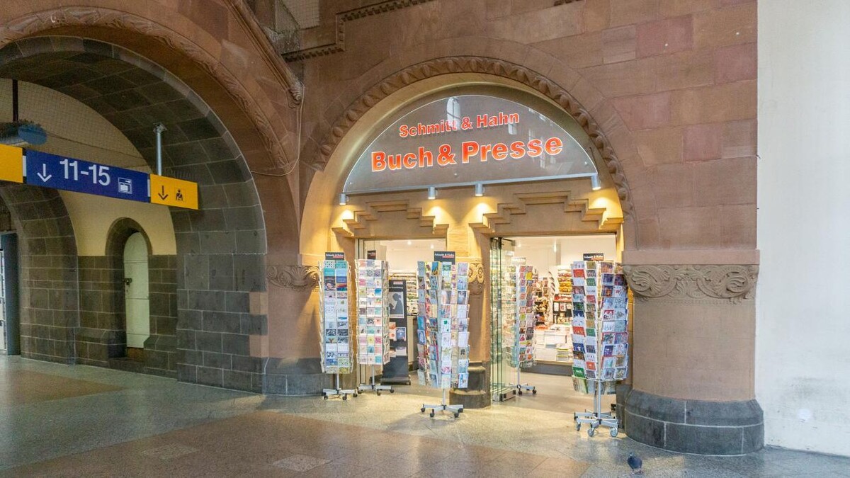 Bilder Schmitt & Hahn Buch und Presse im Bahnhof Gießen