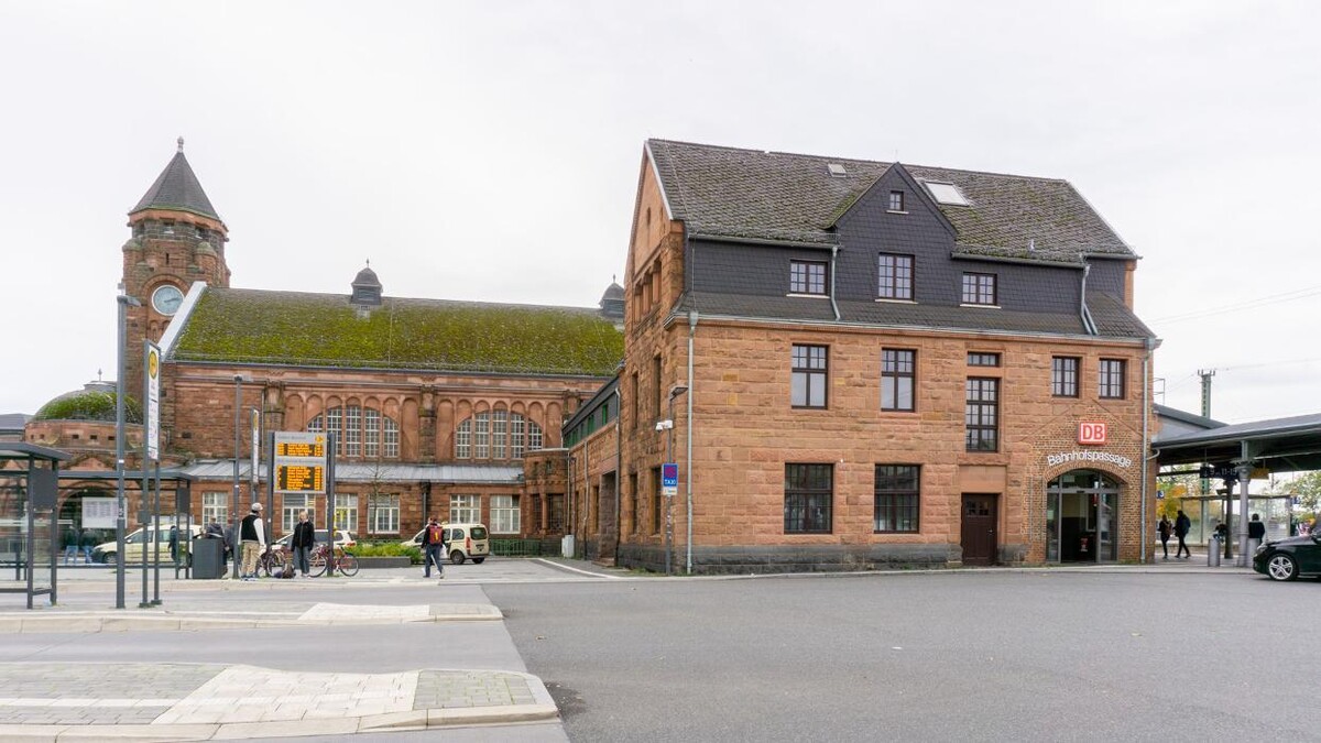 Bilder Schmitt & Hahn Buch und Presse im Bahnhof Gießen