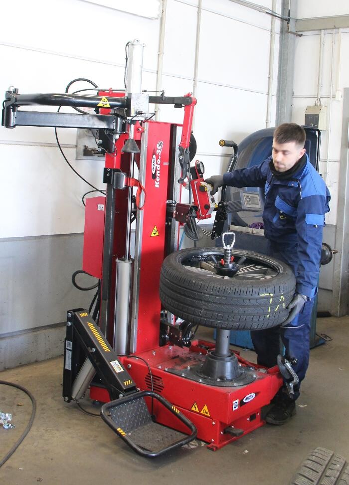 Bilder Premio Reifen + Autoservice F. + H. Dreikluft Reifenhandel GmbH