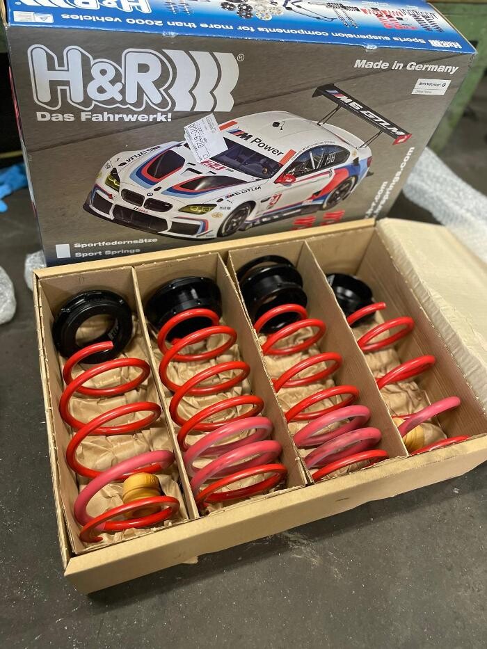 Bilder Premio Reifen + Autoservice Reifen Gabel GmbH