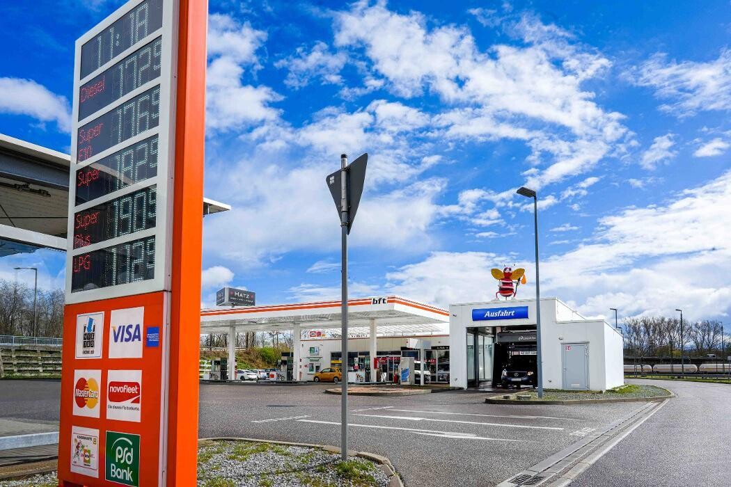 Bilder EFA/bft Tankstelle