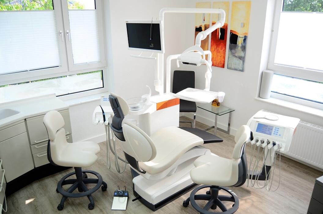 Bilder Dr. Thomas Petersen - Zahnarzt Bonn