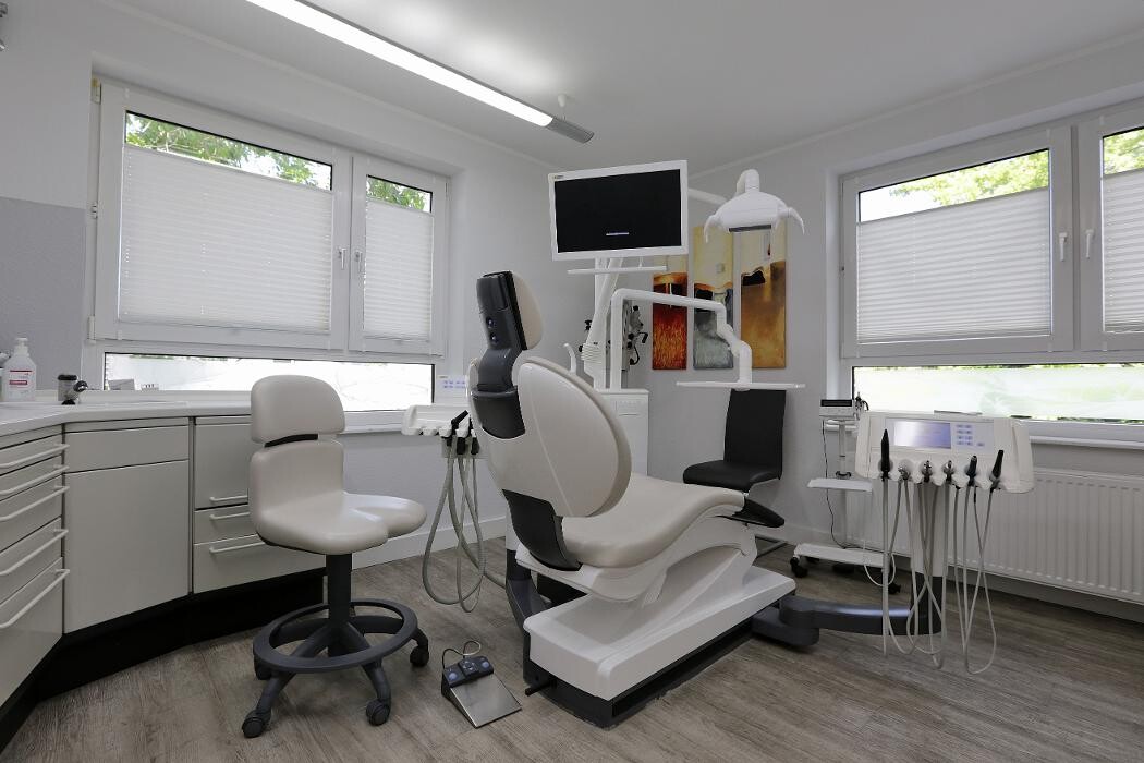 Bilder Dr. Thomas Petersen - Zahnarzt Bonn