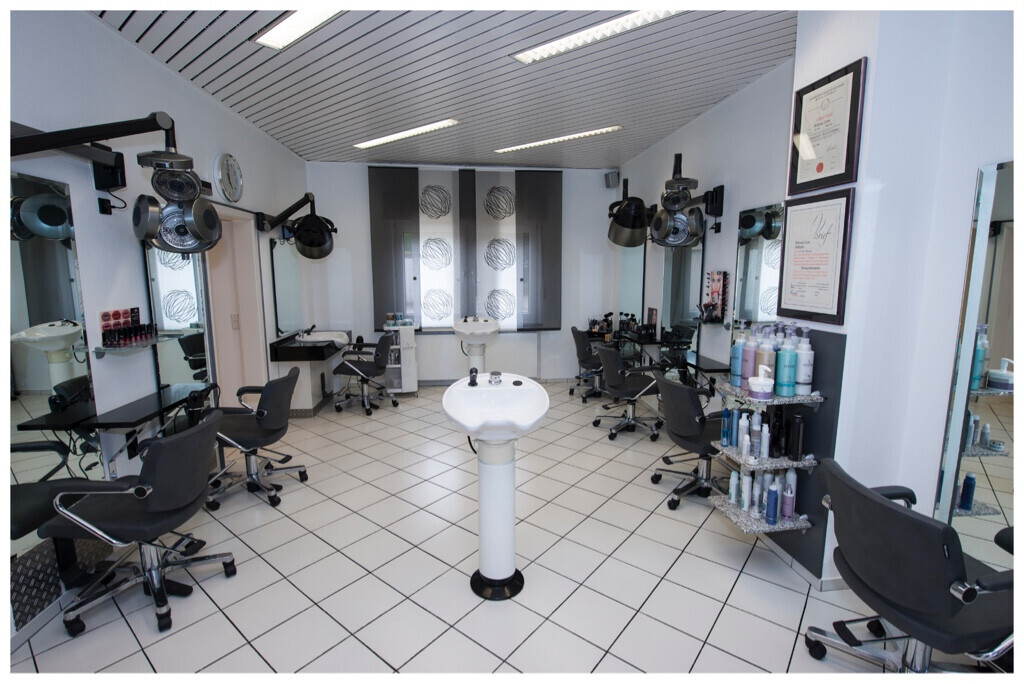 Bilder Salon Lora Hairstyle