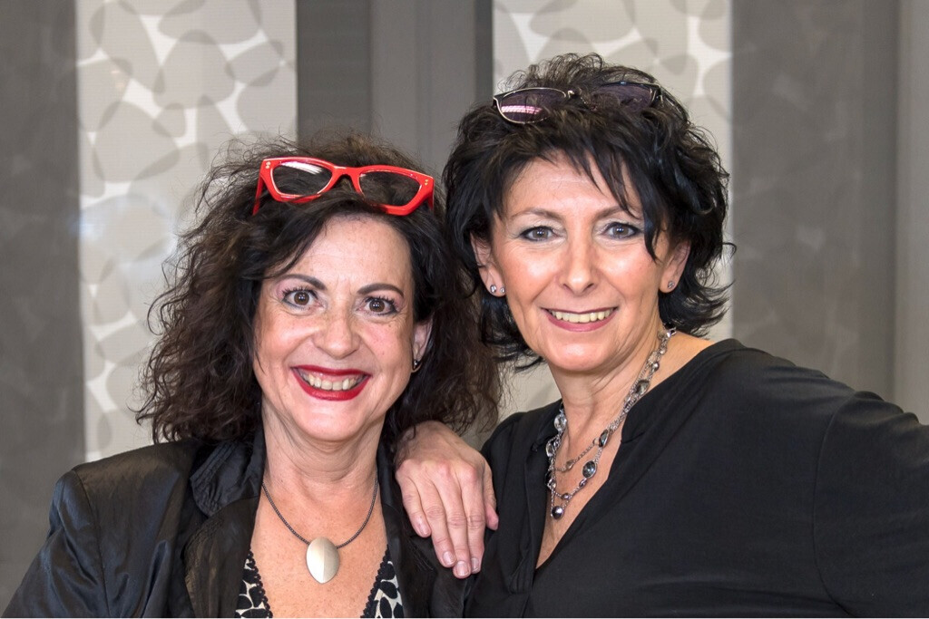 Bilder Salon Lora Hairstyle