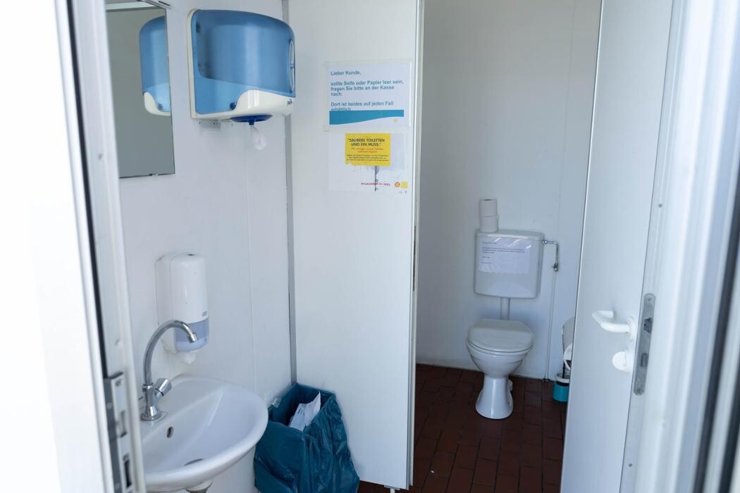 Bilder Shell Recharge Charging Station