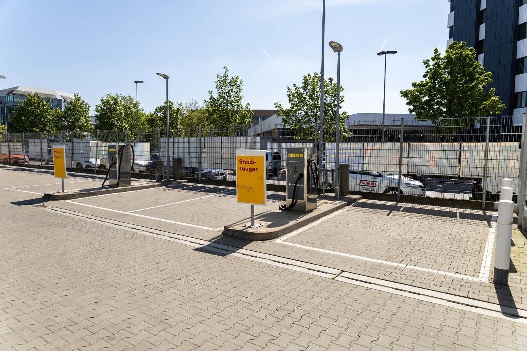 Bilder Shell Recharge Charging Station