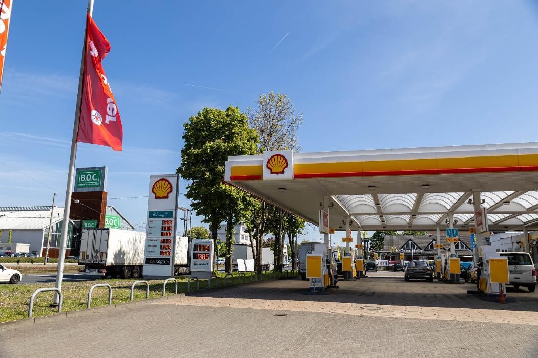 Bilder Shell Recharge Charging Station