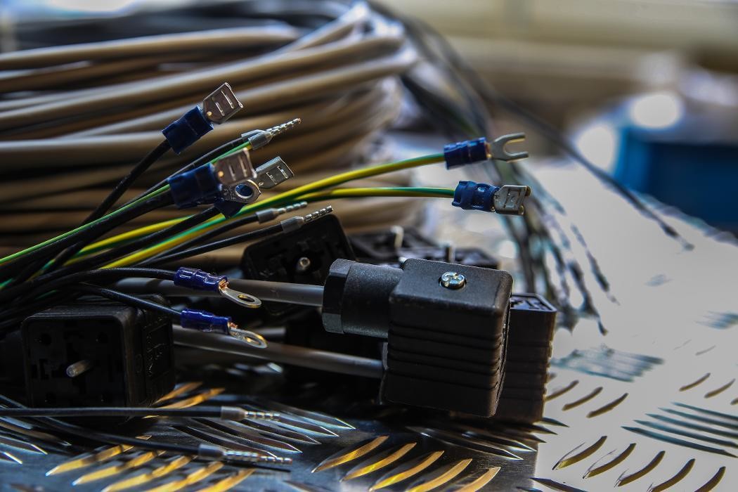 Bilder FFE-Christian Lüppen Fachwerkstatt für Elektrowerkzeuge