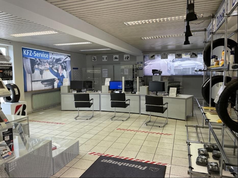 Bilder Pneuhage Reifen und Autoservice