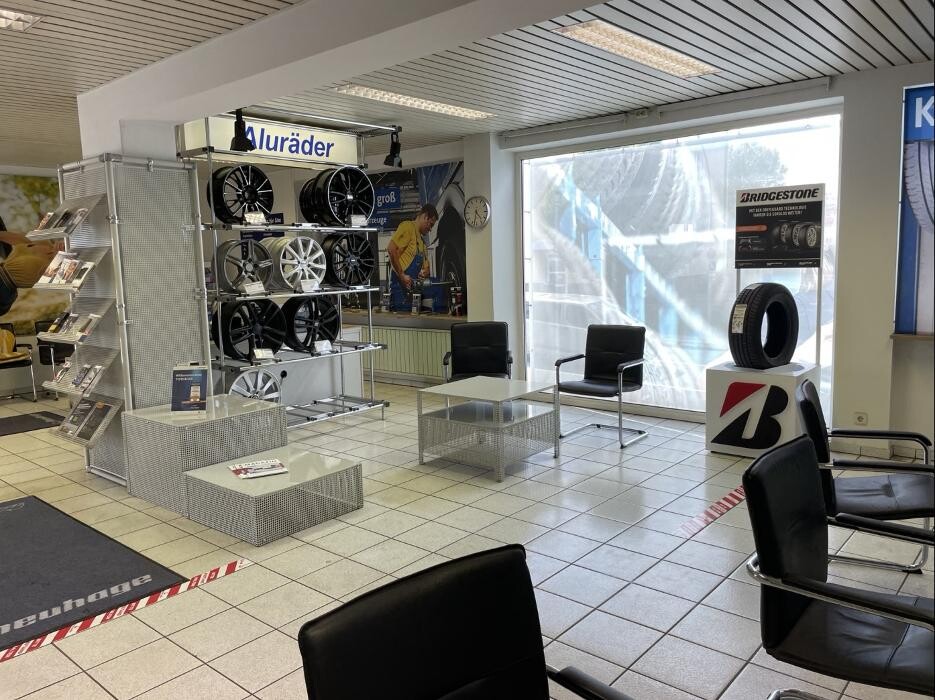 Bilder Pneuhage Reifen und Autoservice
