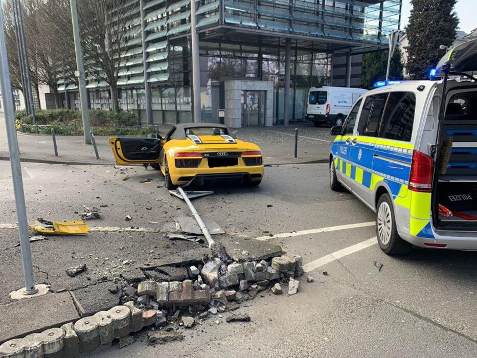 Bilder Kfz-Sachverständigen Bergstraße Öhlschläger & Metzger GmbH Partnerbüro der TÜV Nord Mobilität