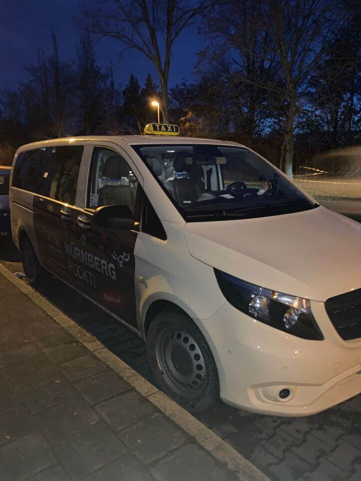 Bilder Taxi Nürnberg Taxibusse Müller Taxibus Großraumtaxi