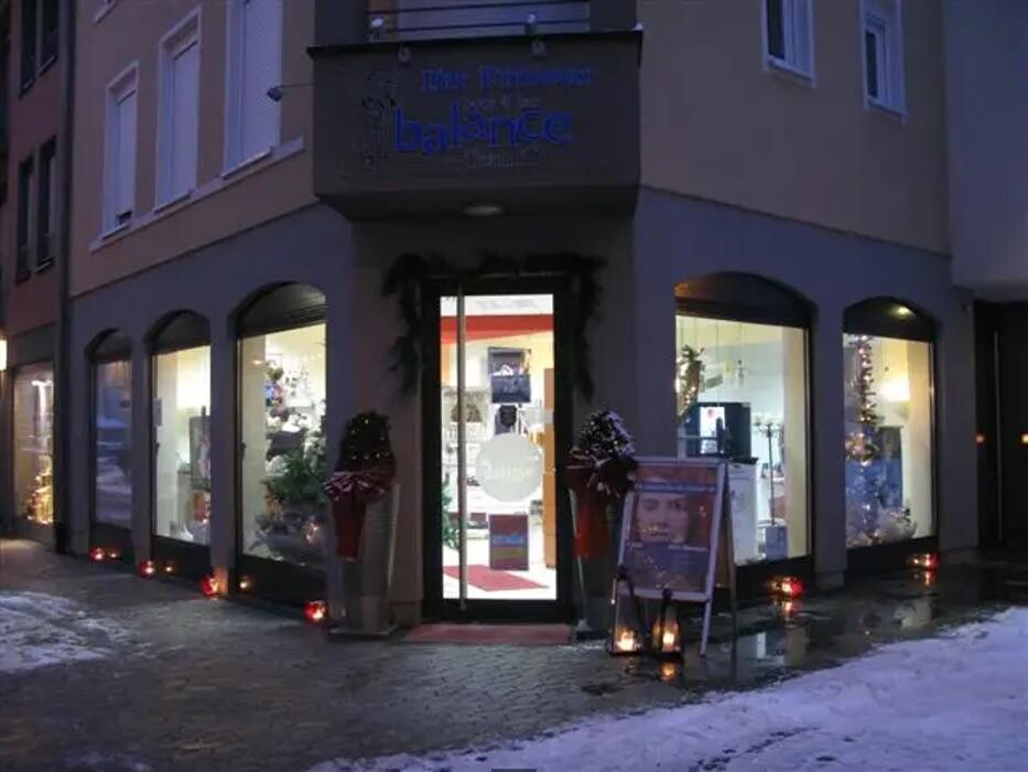 Bilder ZweitHaarPraxis balance Kathi Schnorr
