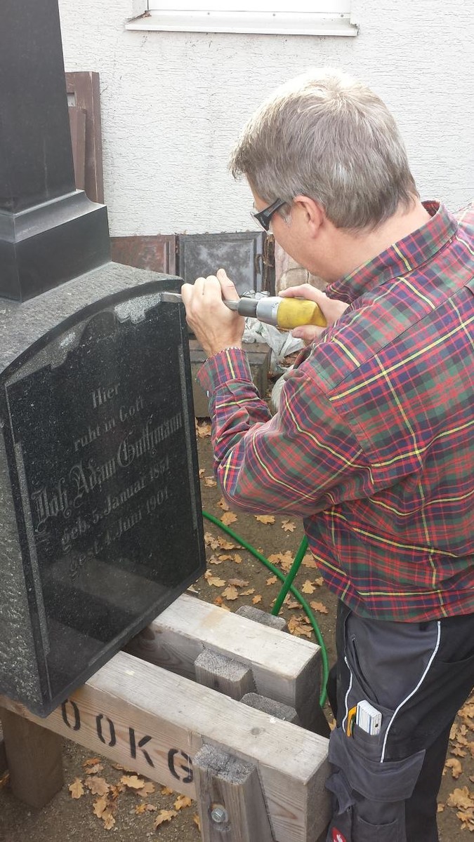 Bilder Fa. Schmidt und Krenzer Grabmale