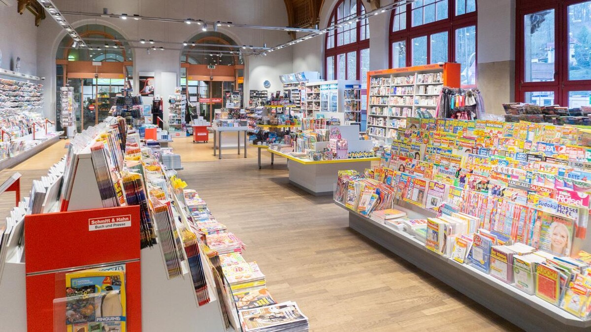 Bilder Schmitt & Hahn Buch und Presse im Bahnhof Eisenach