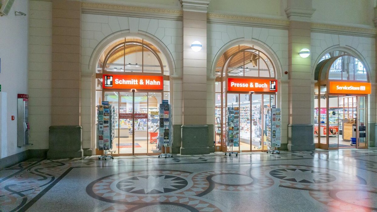 Bilder Schmitt & Hahn Buch und Presse im Bahnhof Eisenach