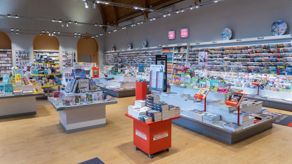 Bilder Schmitt & Hahn Buch und Presse im Bahnhof Eisenach