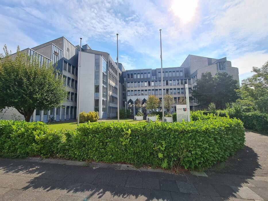 Bilder Finanzamt Köln-Porz