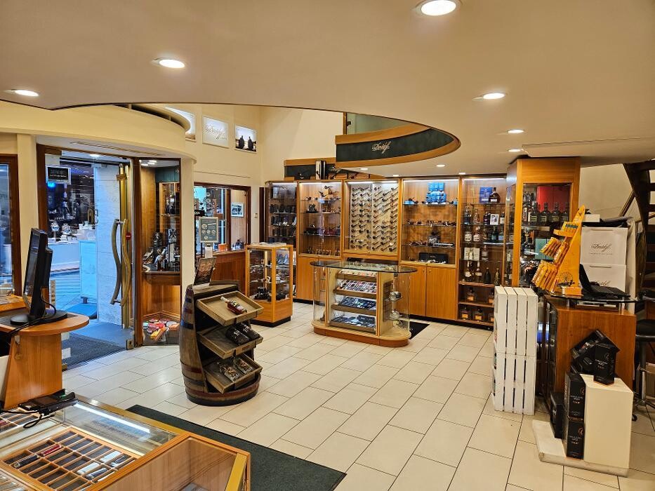 Bilder Davidoff of Geneva since 1911 by WOLSDORFF TOBACCO GmbH