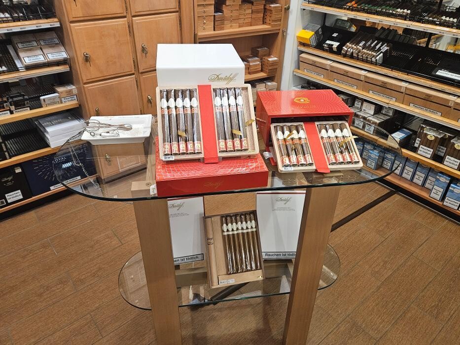 Bilder Davidoff of Geneva since 1911 by WOLSDORFF TOBACCO GmbH