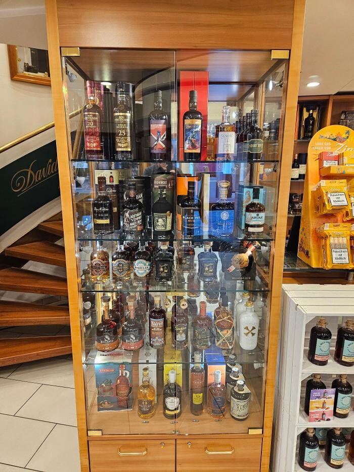 Bilder Davidoff of Geneva since 1911 by WOLSDORFF TOBACCO GmbH