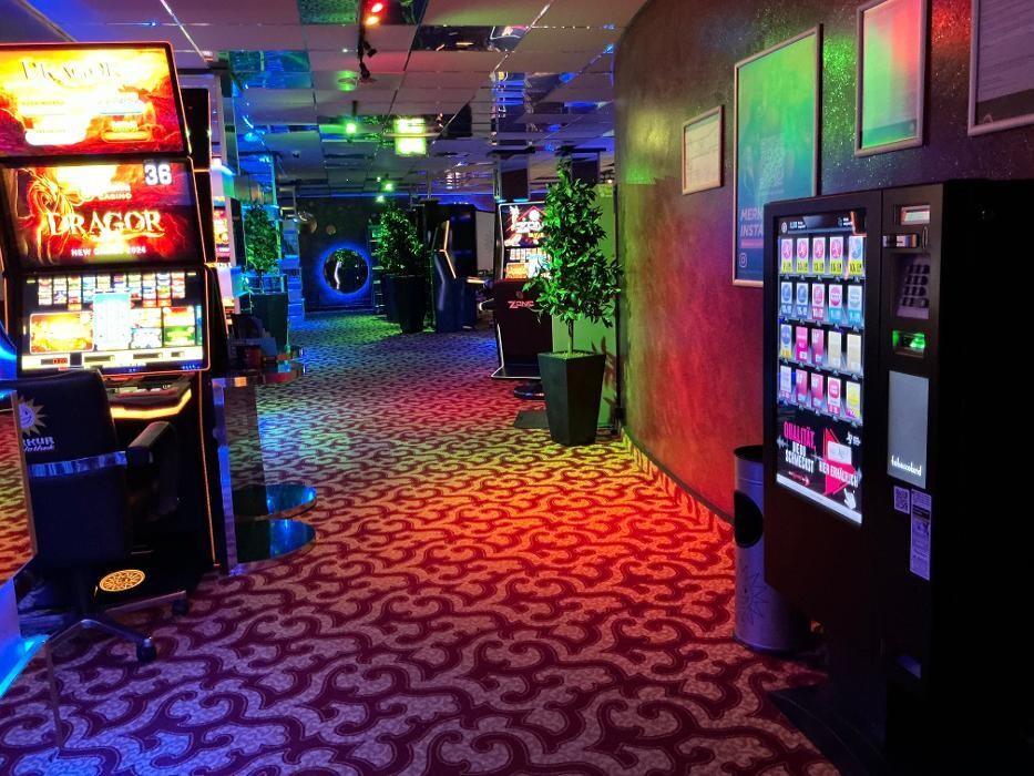 Bilder MERKUR SPIELHALLE Lübbecke