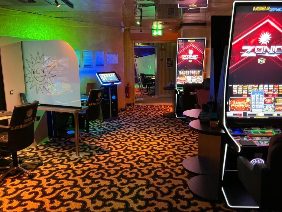 Bilder MERKUR SPIELHALLE Lübbecke