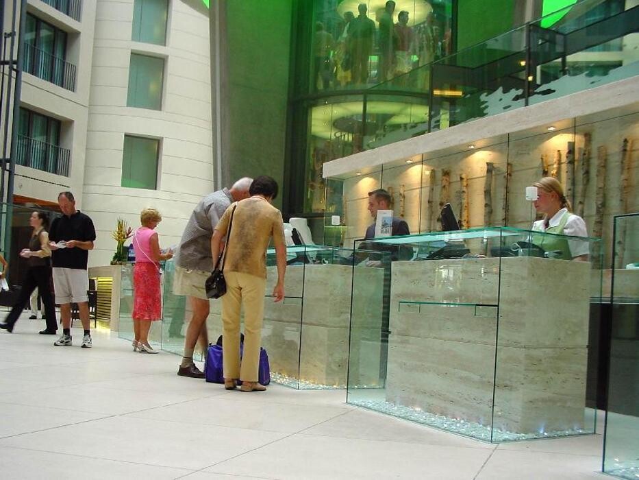 Bilder Naveen Mehling Compact Promotion