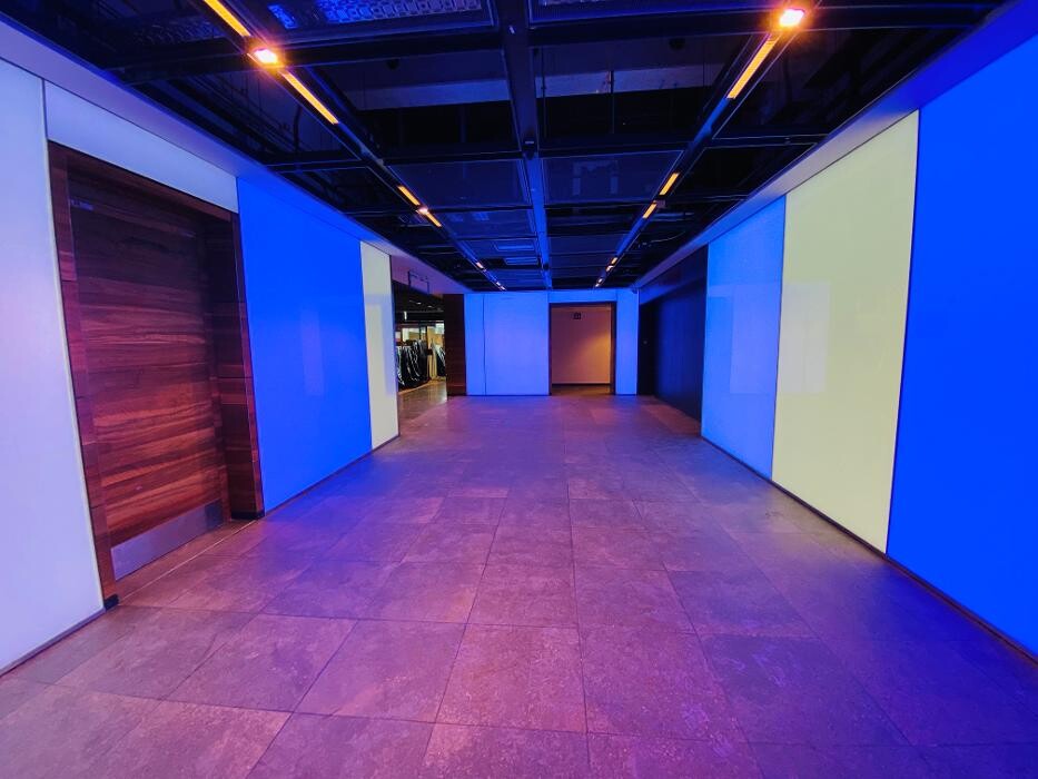 Bilder Naveen Mehling Compact Promotion