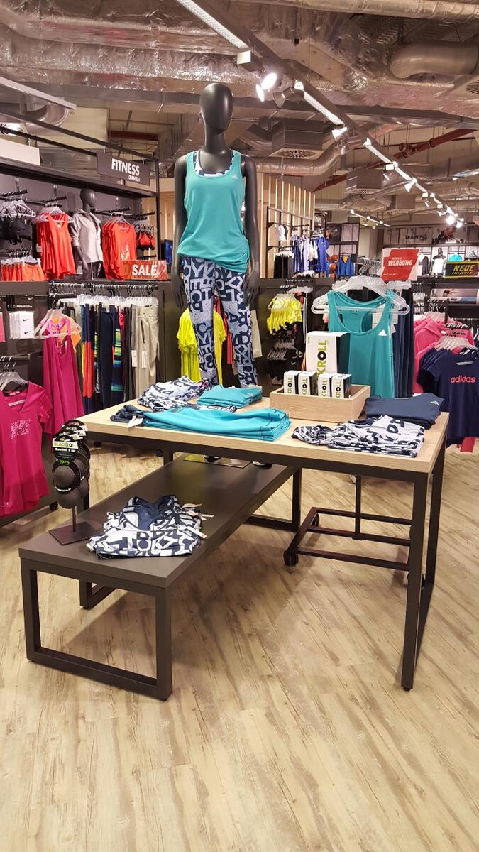 Bilder INTERSPORT Voswinkel Ettlinger Tor