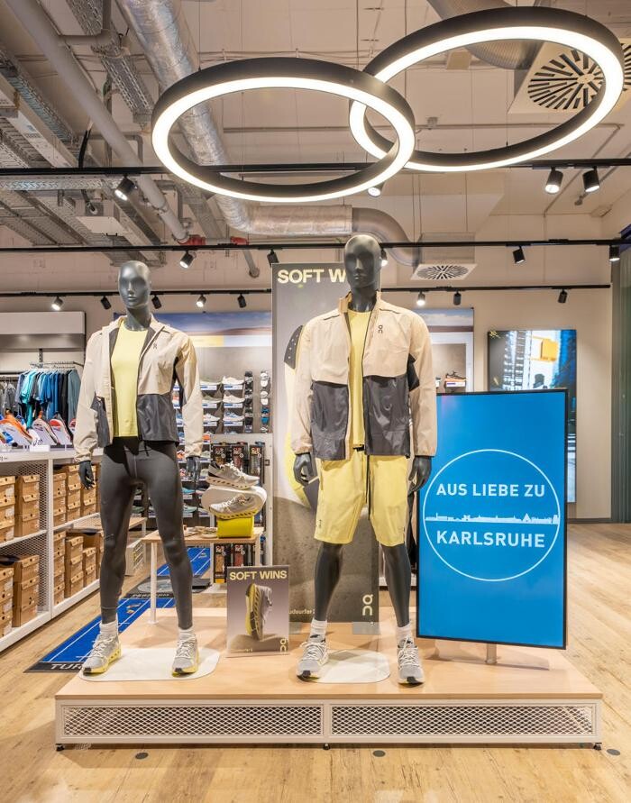 Bilder INTERSPORT Voswinkel Ettlinger Tor