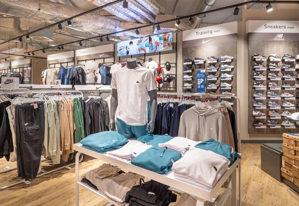 Bilder INTERSPORT Voswinkel Ettlinger Tor