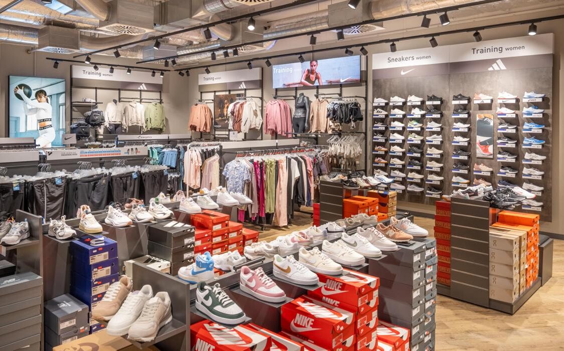 Bilder INTERSPORT Voswinkel Ettlinger Tor