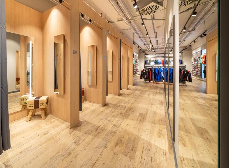 Bilder INTERSPORT Voswinkel Ettlinger Tor