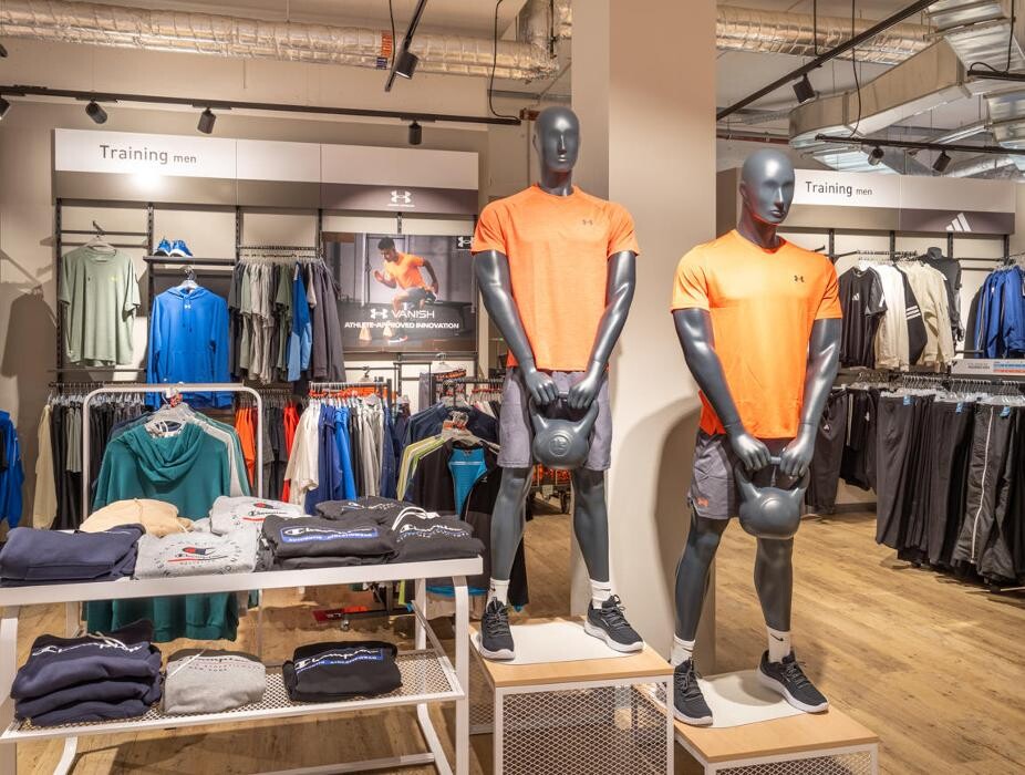 Bilder INTERSPORT Voswinkel Ettlinger Tor