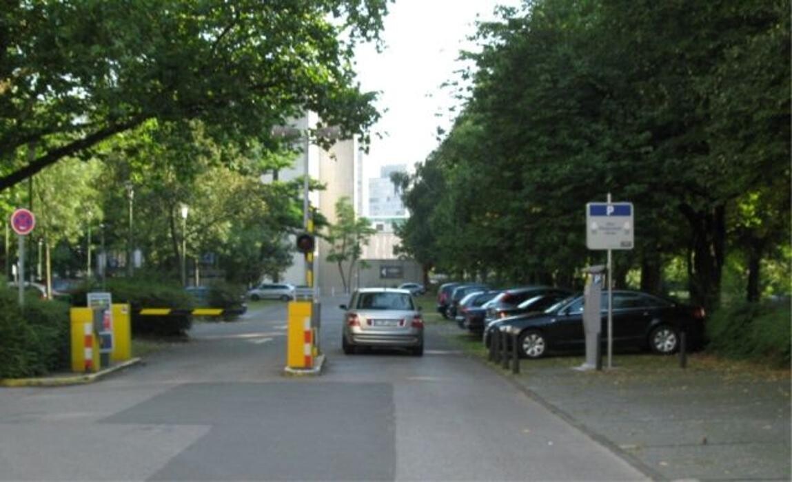 Bilder CONTIPARK Parkplatz Admiral-Scheer-Straße