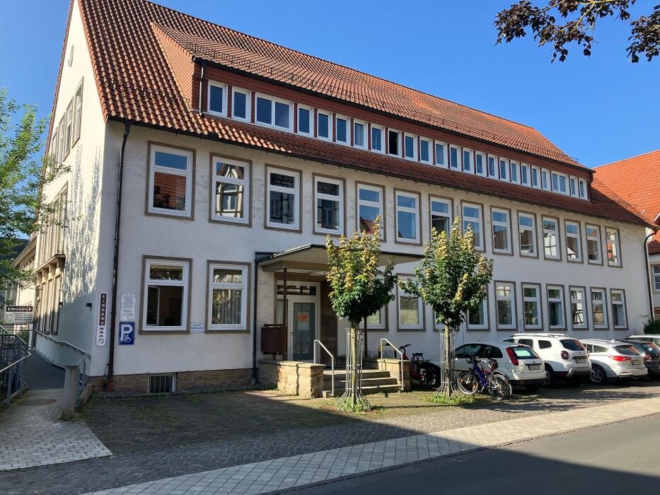 Bilder Finanzamt Warburg
