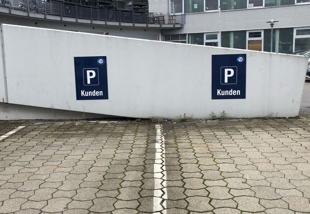 Bilder TÜV SÜD Service-Center Stuttgart-Vaihingen